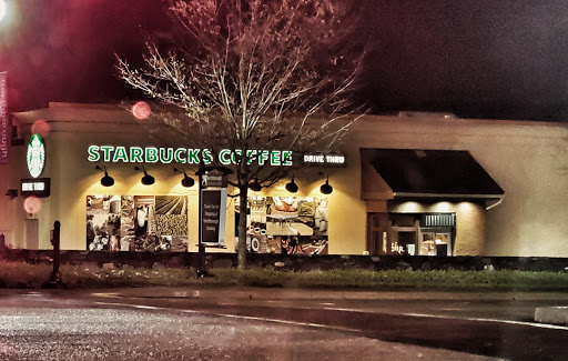 Starbucks, 1104 Shops Way, Northborough, MA 01532, USA, 