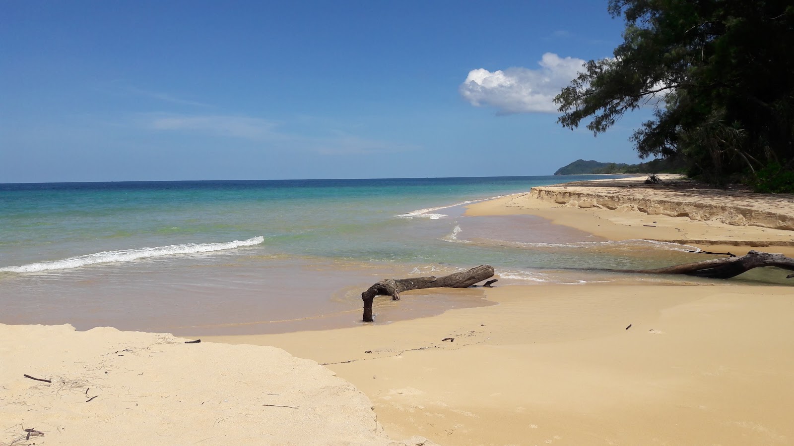 Φωτογραφία του Pang Beach με επίπεδο καθαριότητας πολύ καθαρό