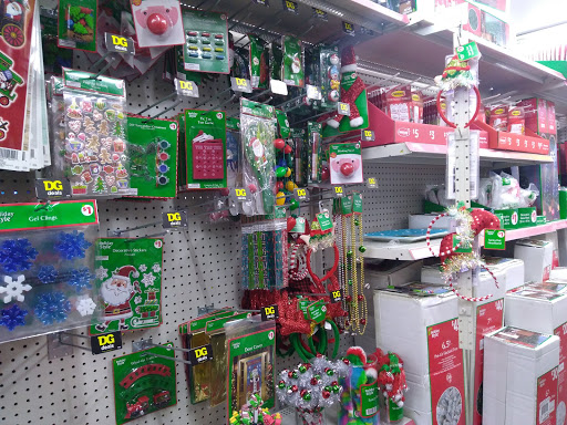 Discount Store «Dollar General», reviews and photos, 36 Winter Place Lane, Newland, NC 28657, USA