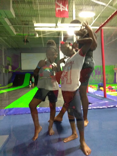 Movie Theater «Edge 12 Birmingham», reviews and photos, 7001 Crestwood Blvd #1100, Birmingham, AL 35210, USA