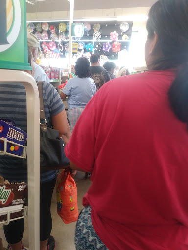 Dollar Store «Dollar Tree», reviews and photos, 918 E New York St #130, Aurora, IL 60505, USA