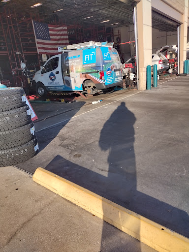 Tire Shop «Discount Tire Store - Jacksonville, FL», reviews and photos, 8080 Philips Hwy, Jacksonville, FL 32256, USA