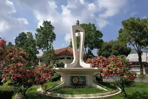Taman Bunga image