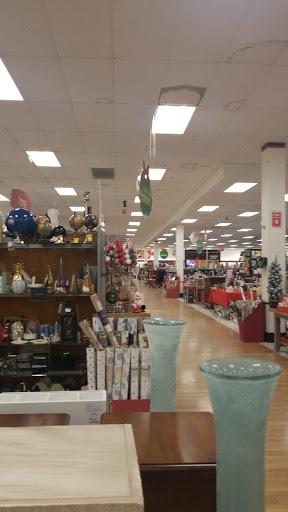 Department Store «T.J. Maxx», reviews and photos, 865 Bridgeport Ave, Shelton, CT 06484, USA