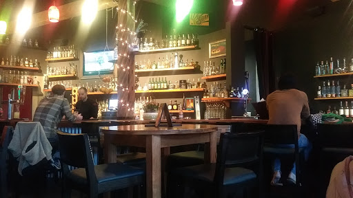 Shopping Mall «Hilldale Shopping Center», reviews and photos, 726 N Midvale Blvd, Madison, WI 53705, USA