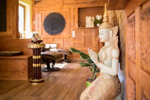 DOK KOON Thai Royal Massage image