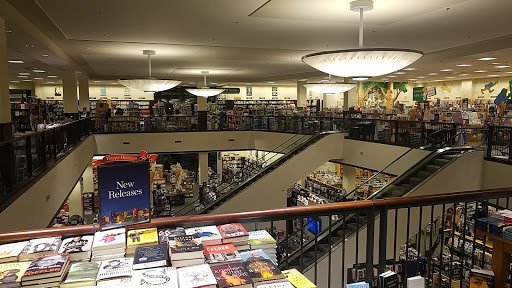 Barnes & Noble image