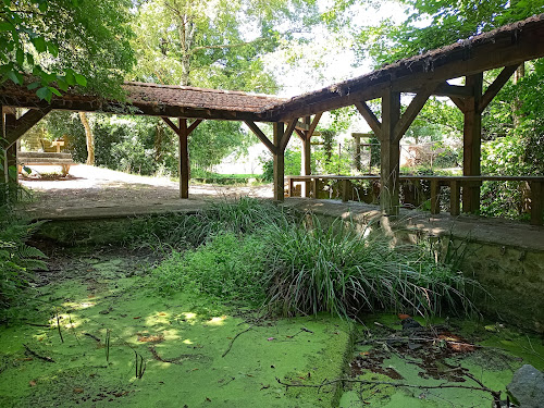 Fontaine de Saint Brix et son lavoir à Moutiers-les-Mauxfaits