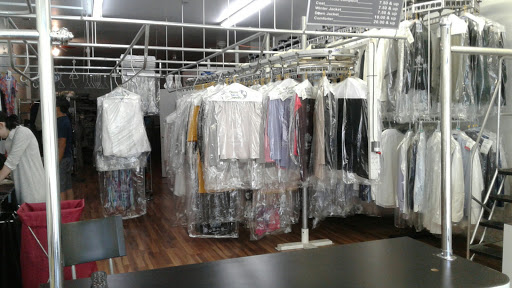 Dry Cleaner «Four Seasons Dry Cleaners - Dry Cleaners & Alterations Chicago», reviews and photos, 1831 W Chicago Ave, Chicago, IL 60622, USA