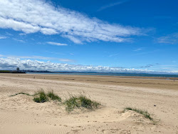 Photo de Plage de Crosby avec rivage droit, long