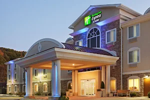 Holiday Inn Express & Suites Meriden, an IHG Hotel image