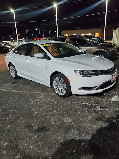 Used Car Dealer «Auto Warehouse», reviews and photos, 3375 Grand Ave, Waukegan, IL 60085, USA