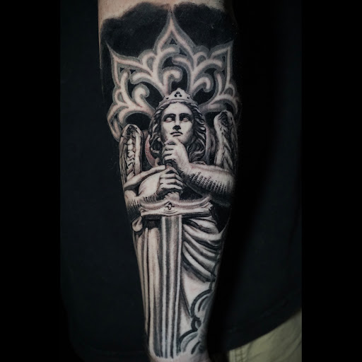 Tattoo Shop «Orange County Tattoo Shop | Illuminati Tattoo», reviews and photos, 165 N Raymond Ave, Fullerton, CA 92831, USA