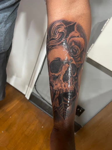 Tattoo Shop «Black Diamond Tattoo Studio», reviews and photos, 1511 Memorial Blvd, Murfreesboro, TN 37129, USA