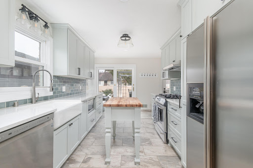 Roofing Contractor «Iron River Construction», reviews and photos, 586 Bavaria Ln, Chaska, MN 55318, USA