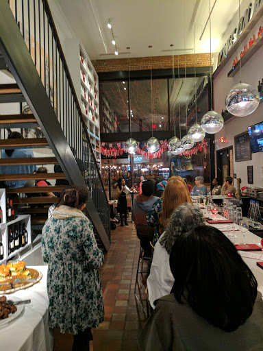 Bar «Wine on High Bar & Retail», reviews and photos, 789 N High St, Columbus, OH 43215, USA