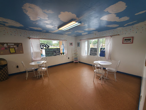 Ice Cream Shop «Frozen Gold Ice Cream Shoppe», reviews and photos, 104 Eddie Rd, New Smyrna Beach, FL 32168, USA