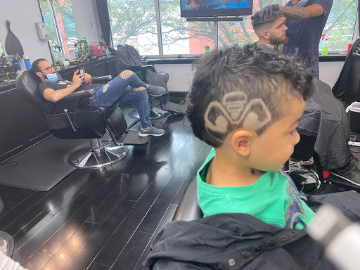 Barber Shop «Finos Barber Shop», reviews and photos, 11230-B Grandview Ave #4, Wheaton, MD 20903, USA