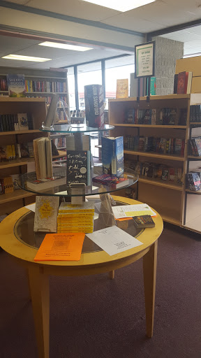 Used Book Store «Basically Books», reviews and photos, 212 Edgewood Rd NW, Cedar Rapids, IA 52405, USA