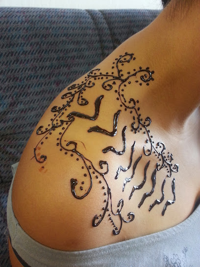 Love threading & henna art
