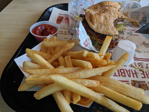 Shopping Mall «Morris Hills Shopping Center», reviews and photos, 3035-3189 US-46, Parsippany, NJ 07054, USA