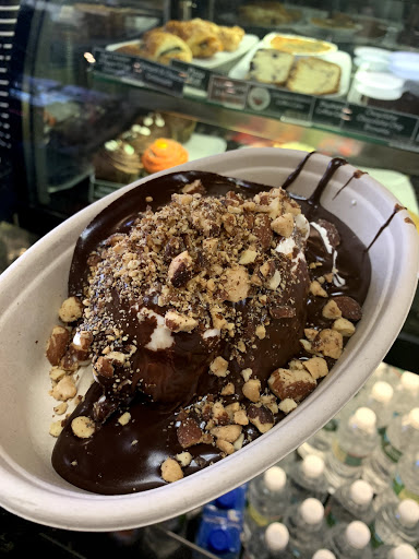 Ice Cream Shop «J.P. Licks», reviews and photos, 150 Charles St, Boston, MA 02114, USA