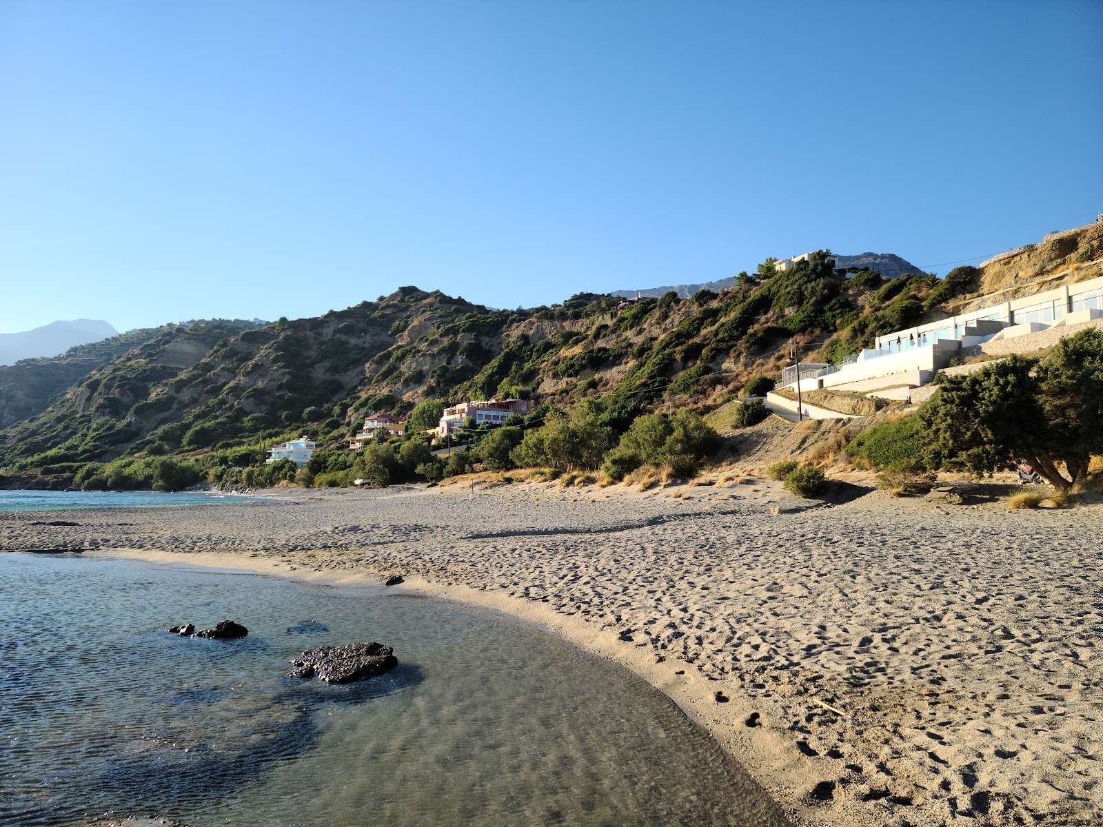 Foto av Skinos beach och bosättningen