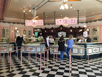 Atmosphère du Restaurant de sundae The Gibson Girl Ice Cream Parlour à Chessy - n°5