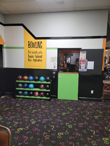 Bowling Alley «North Woods Lanes Bowling», reviews and photos, 10435 Valley View Rd, Macedonia, OH 44056, USA