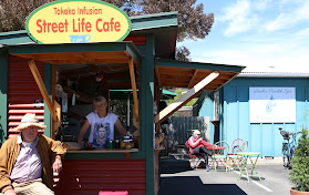 Takaka Infusion‘s „Street Life Cafe“