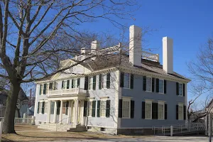 Salisbury Mansion image