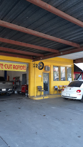 Auto Repair Shop «AA AUTO REPAIR», reviews and photos, 2219 Vance Jackson Rd, San Antonio, TX 78213, USA