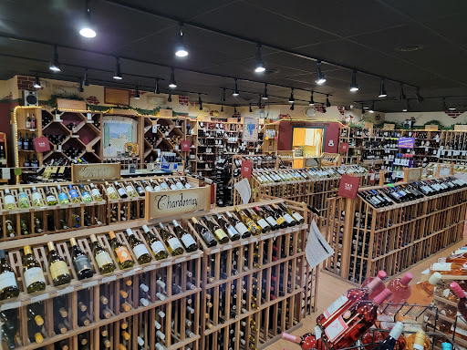 Liquor Store «T & R Wines & Liquors», reviews and photos, 145 Market St, Potsdam, NY 13676, USA