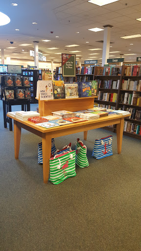 Book Store «Barnes & Noble», reviews and photos, 240 Route 22, Springfield Township, NJ 07081, USA