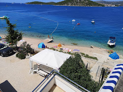 Photo de Varos beach avec un rivage droit