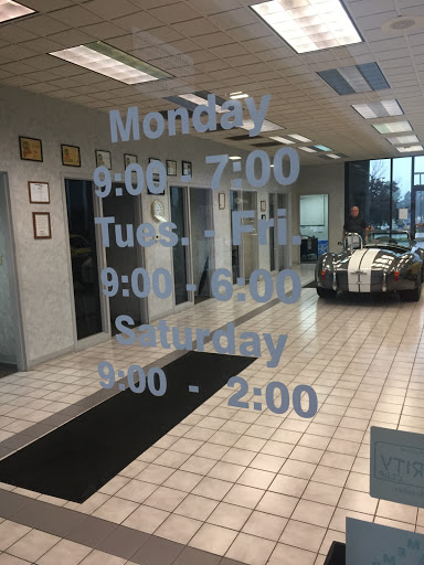 Used Car Dealer «Uptown Motor Sales», reviews and photos, 310 Cleveland St, Muscatine, IA 52761, USA