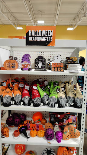 Thrift Store «Goodwill - Eagan», reviews and photos, 1247 Northwood Pkwy, Eagan, MN 55121, USA