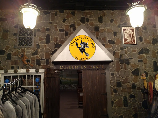 Shopping Mall «Museum Place Mall», reviews and photos, 1 Church St, Salem, MA 01970, USA