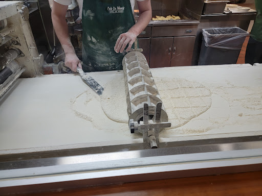 Coffee Shop «Cafe Du Monde», reviews and photos, 1814 North Causeway Approach #1, Mandeville, LA 70448, USA