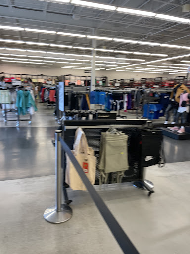 Clothing Store «Nike Clearance Store», reviews and photos, 4099 S Plaza Dr, Memphis, TN 38116, USA