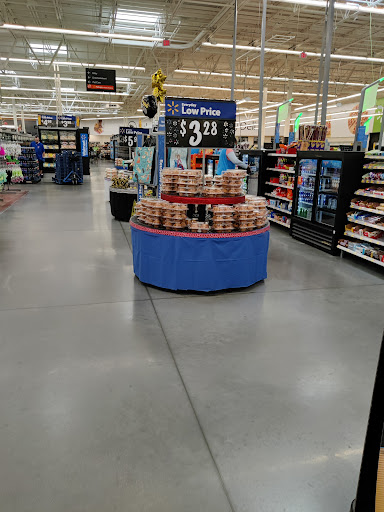 Discount Store «Walmart», reviews and photos, 6501 Veterans Memorial Pkwy, Crestwood, KY 40014, USA