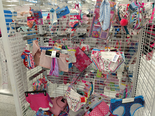 Clothing Store «Ross Dress for Less», reviews and photos, 835 Cortez Rd W, Bradenton, FL 34207, USA