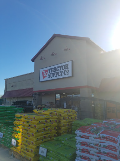 Home Improvement Store «Tractor Supply Co.», reviews and photos, 17130 E Shea Blvd, Fountain Hills, AZ 85268, USA