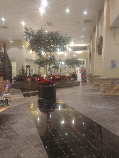 Shopping Mall «Lakeshore Mall», reviews and photos, 150 Pearl Nix Pkwy, Gainesville, GA 30501, USA