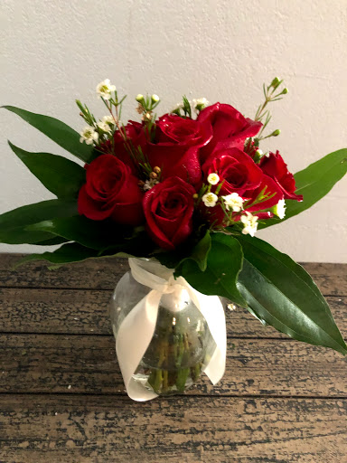 Florist «Open Air Designs - Florist | Wedding Planning | Gifts», reviews and photos, 607 N Myrtle Ave, Clearwater, FL 33755, USA