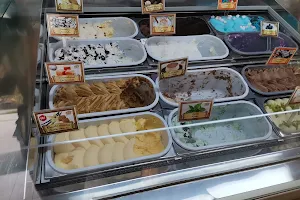 Ati Cream Fabrica de înghețată image