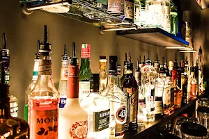 Blue Lounge -Cocktail Musik Bar image