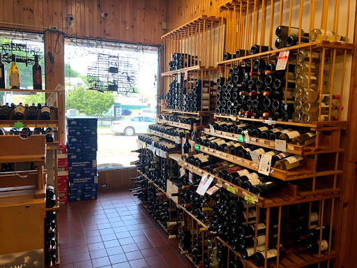 Liquor Store «Richards Wine & Spirits», reviews and photos, 175 Wolcott Square, Hyde Park, MA 02136, USA