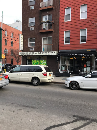 IGWT NYC- Bedford, 129 Bedford Ave, Brooklyn, NY 11211, USA, 