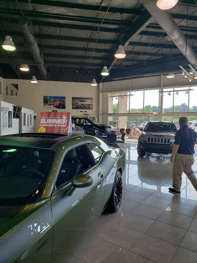 Jeep Dealer «Miracle Chrysler Dodge Jeep Ram», reviews and photos, 1290 Nashville Pike, Gallatin, TN 37066, USA